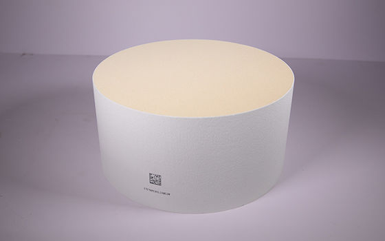 Küçük Gözenek Çapına Sahip Seramik Petek Katalizörü Yüksek Oksidasyon Direnci