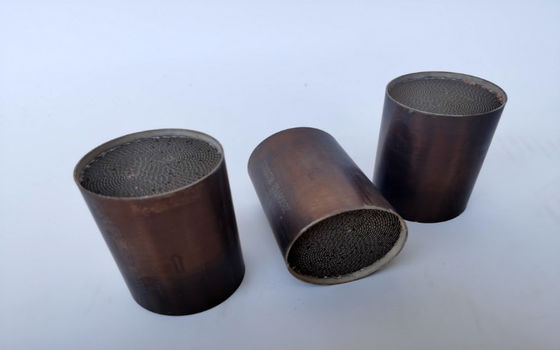 Motosiklette Pt Pd Rh Katalitik Konvertör 300 CPSI 400 CPSI